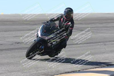 media/Oct-13-2025-Moto Forza (Mon) [[a66d839500]]/4-C Group/Session 2 (Bowl)/